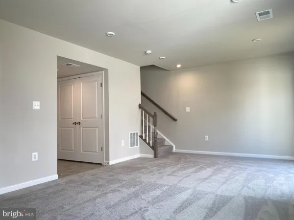 $2,900 | 3969 Shire Meadow Lane, Triangle, VA 22172