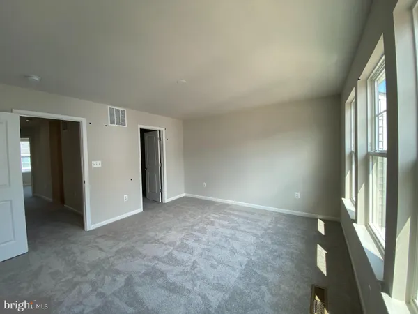 $2,900 | 3969 Shire Meadow Lane, Triangle, VA 22172