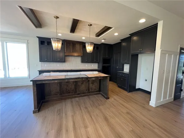 $549,900 | 11717 East 231st Street, Peculiar, MO 64078