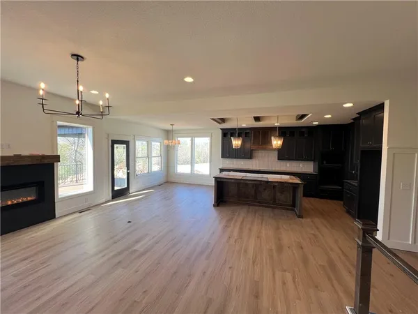 $549,900 | 11717 East 231st Street, Peculiar, MO 64078