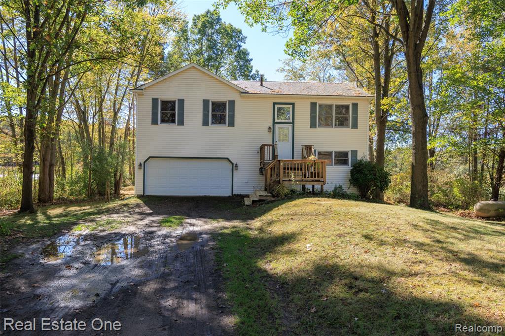 2533 Armond Road Howell, MI 48855 - Photo 1 of 37