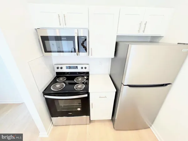 $1,600 | 5031 West Girard Avenue, Unit 2, Philadelphia, PA 19131