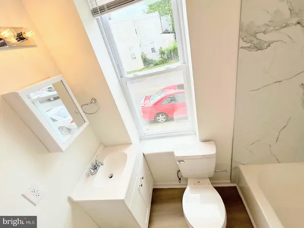 $1,600 | 5031 West Girard Avenue, Unit 2, Philadelphia, PA 19131