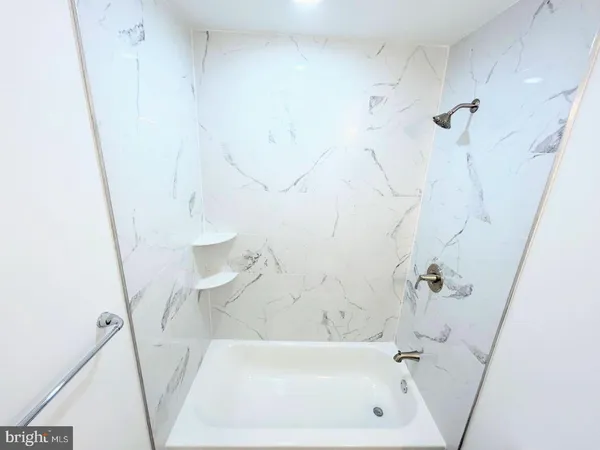 $1,600 | 5031 West Girard Avenue, Unit 2, Philadelphia, PA 19131
