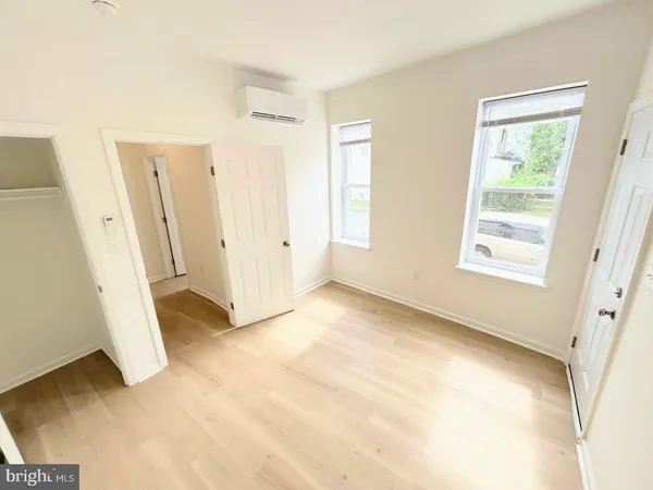 $1,600 | 5031 West Girard Avenue, Unit 2, Philadelphia, PA 19131