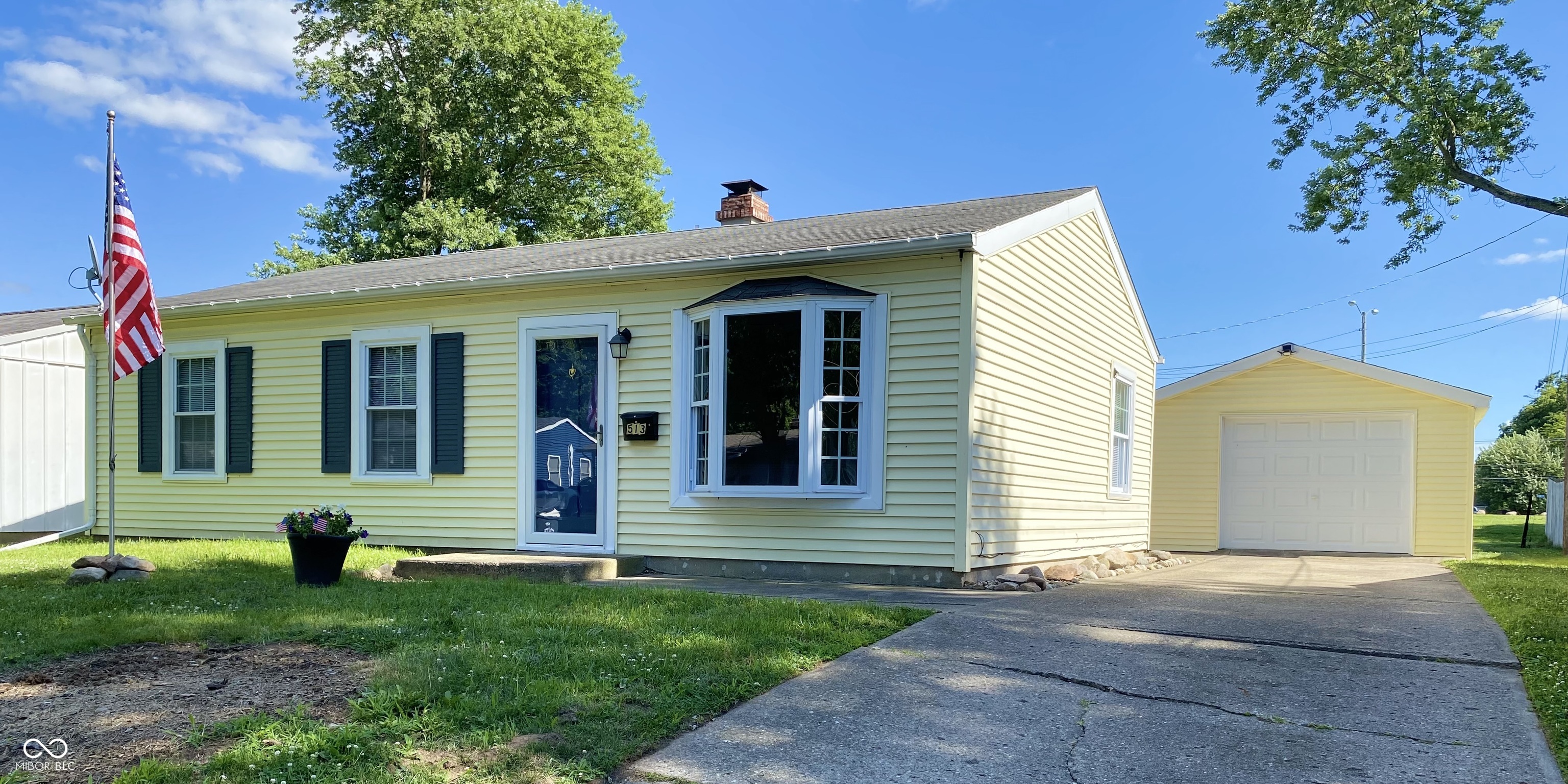 513 Ellerdale Road Chesterfield, IN 46017 - Photo 2 of 21