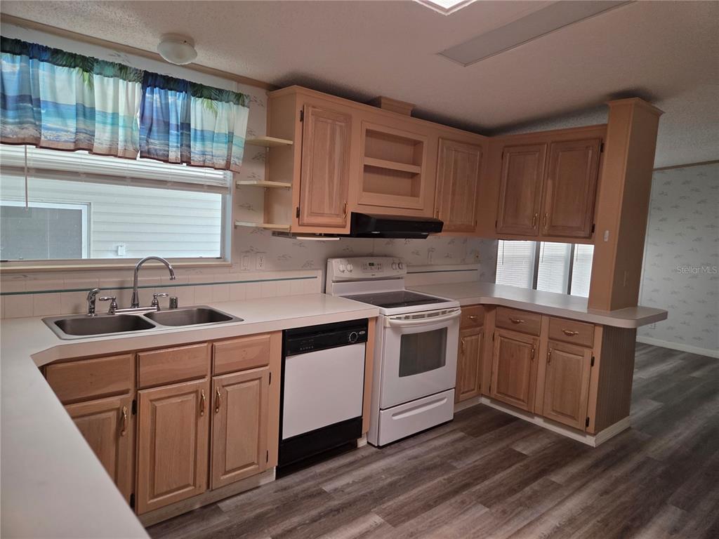 3224 Manatee Road Tavares, FL 32778 - Photo 8 of 27