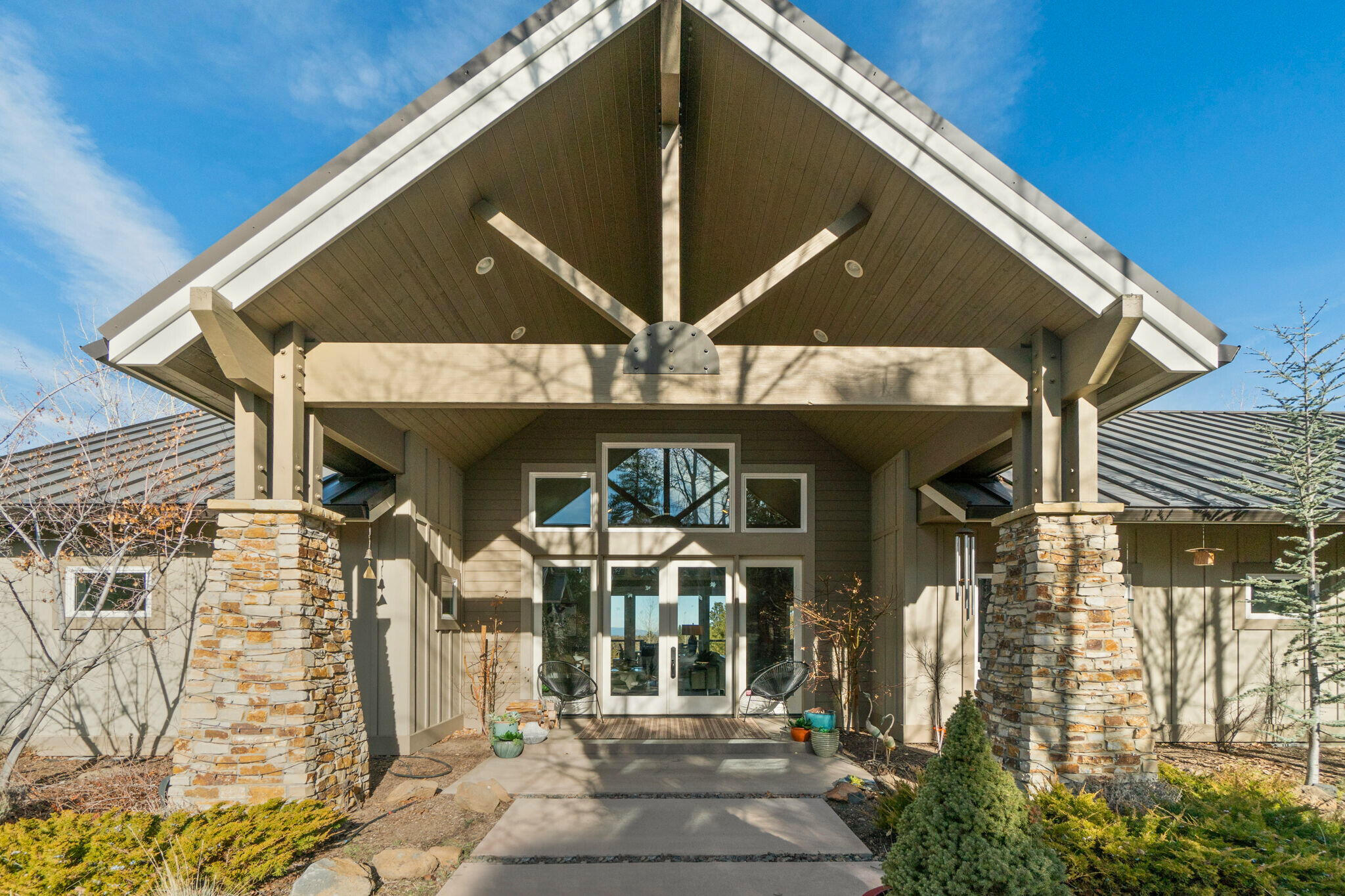 64891 Collins Road Bend, OR 97703 - Photo 4 of 46 04 - Edited