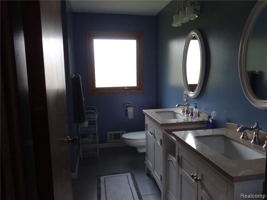 2705 Hubert Road Brighton, MI 48114 - Photo 11 of 20 image.jpg