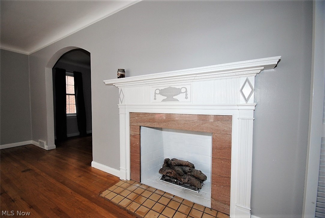 1924 Revere Road Cleveland, OH 44118 - Photo 6 of 33