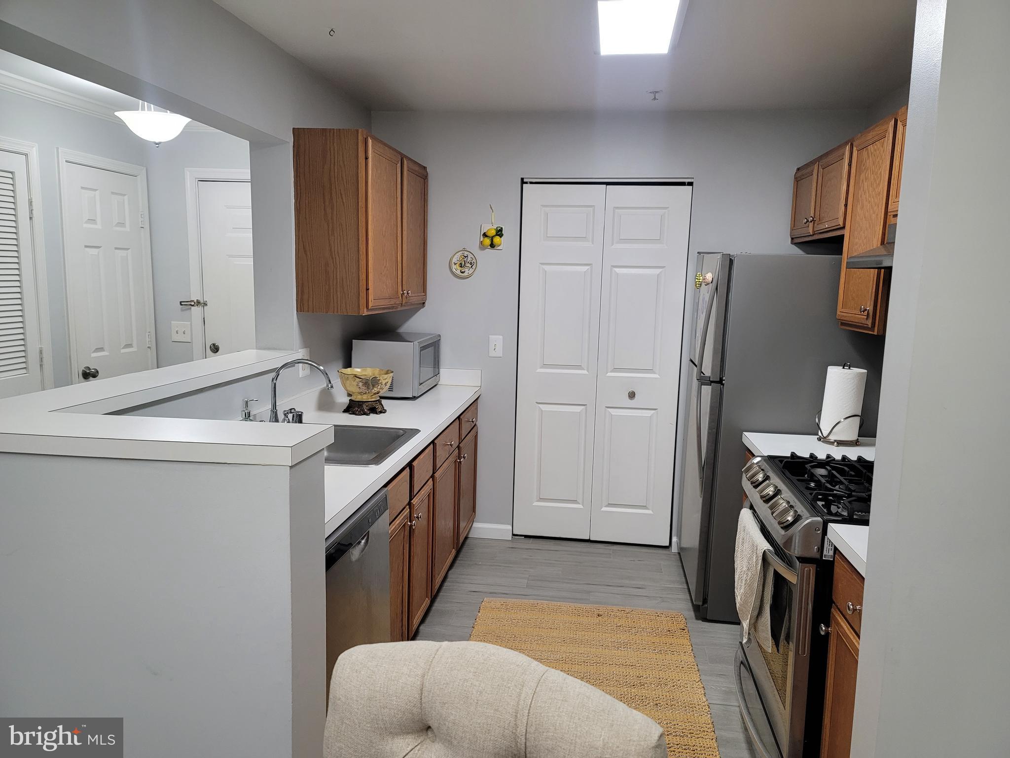 14154 Cuddy Loop Woodbridge, VA 22193 - Photo 14 of 26 kitchen