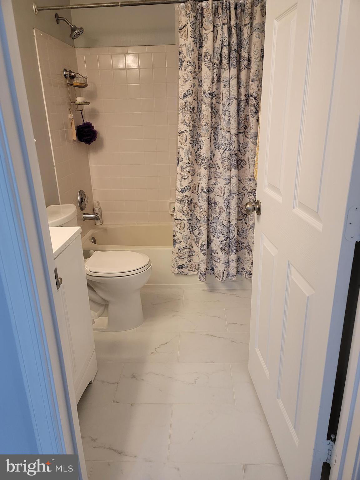 14154 Cuddy Loop Woodbridge, VA 22193 - Photo 8 of 26 Full bathroom