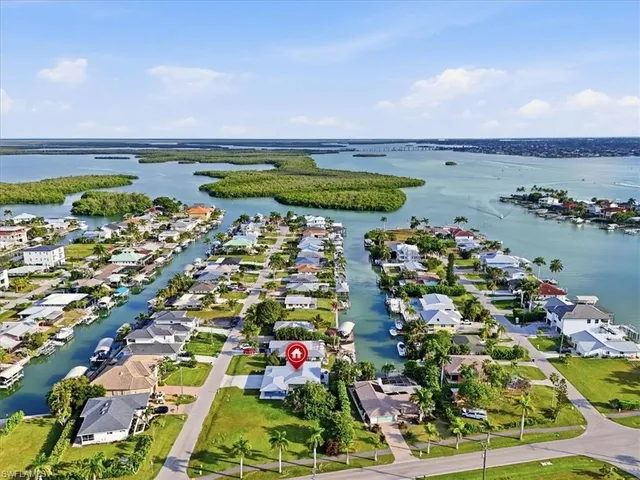 $900,000 | 108 San Salvador Street, Naples, FL 34113