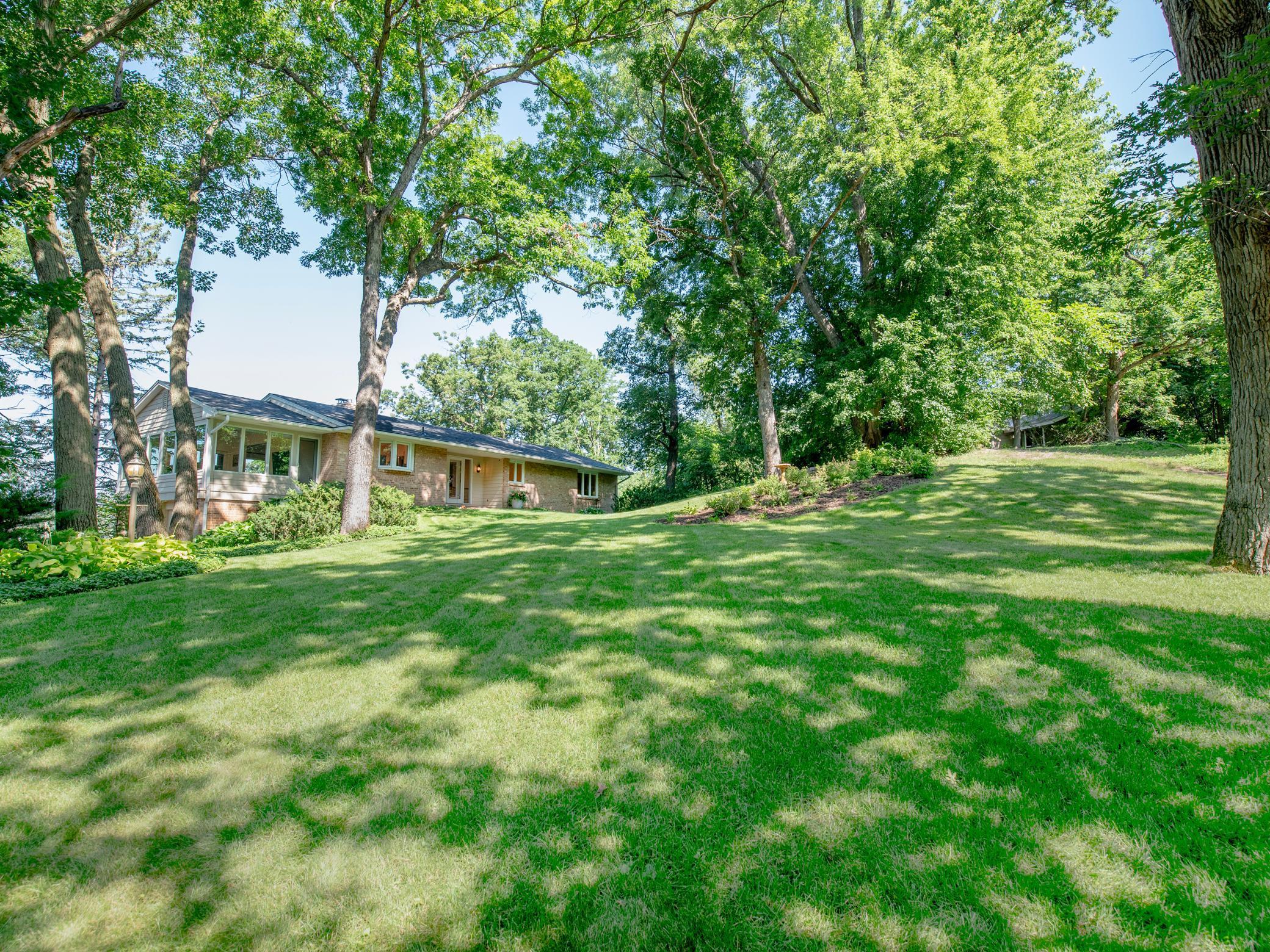 8218 Oakmere Road Bloomington, MN 55438 - Photo 7 of 53