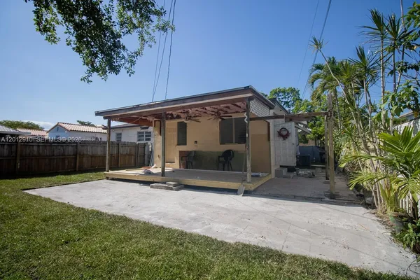 $3,000 | 5860 Southwest 9th Street, Unit A, West Miami, FL 33144