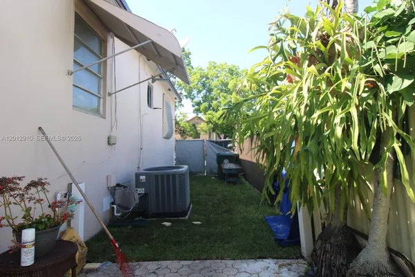 $3,000 | 5860 Southwest 9th Street, Unit A, West Miami, FL 33144