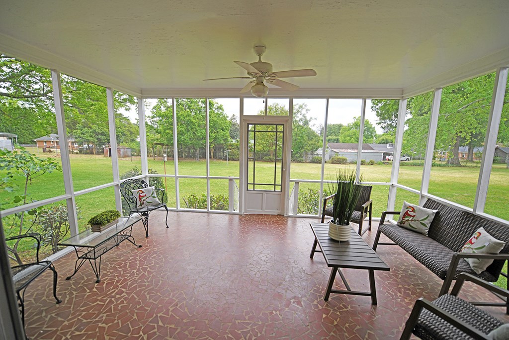 121 Oxford Road Greenwood, SC 29649 - Photo 19 of 26 Gallery Image 19