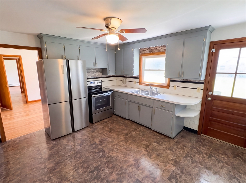 41 Hicks Street Chicopee, MA 01020 - Photo 2 of 15