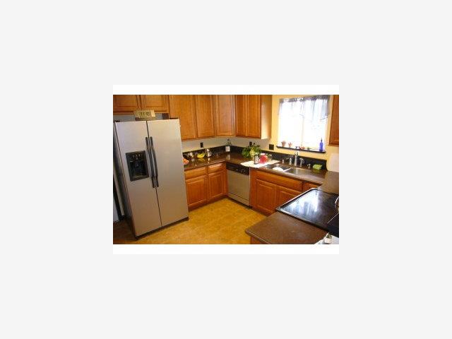 407 Paradise Road, Unit D Salinas, CA 93907 - Photo 5 of 8 Gallery Image 5
