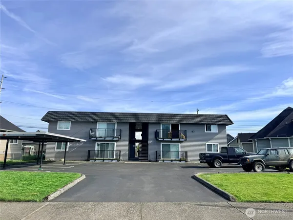$1,190,000 | 1111 West Market Street, Aberdeen, WA 98520