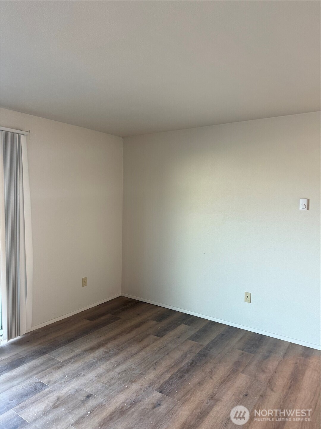 1111 West Market Street Aberdeen, WA 98520 - Photo 12 of 40 a view of a room