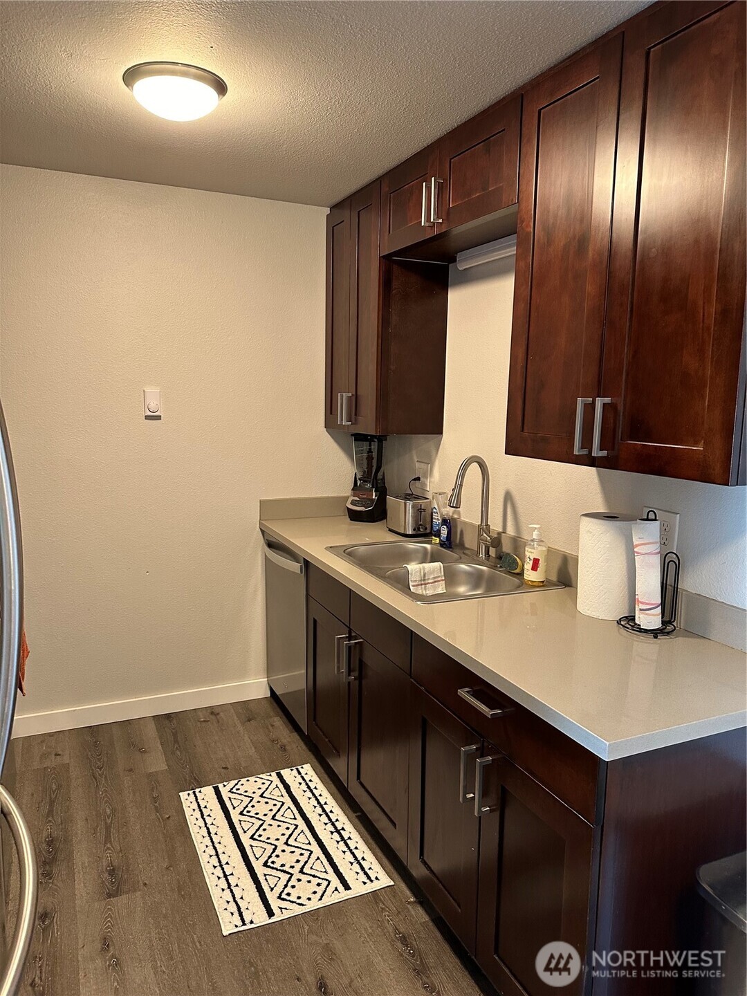 1111 West Market Street Aberdeen, WA 98520 - Photo 20 of 40 a bathroom with a sink and a mirror