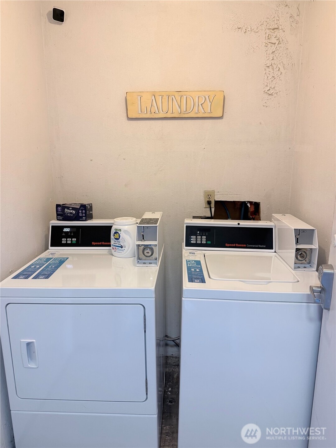 1111 West Market Street Aberdeen, WA 98520 - Photo 28 of 40 a utility room with dryer and washer