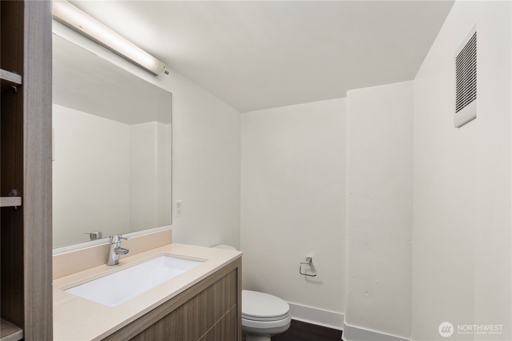 530 Broadway East, Unit 114 Seattle, WA 98102 - Photo 25 of 35