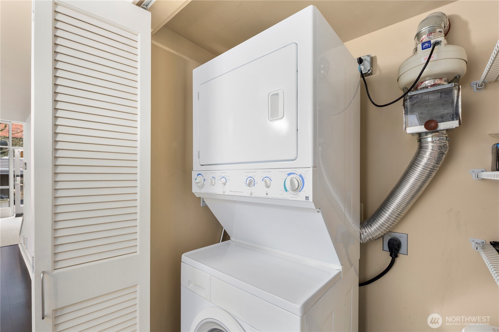 530 Broadway East, Unit 114 Seattle, WA 98102 - Photo 27 of 35