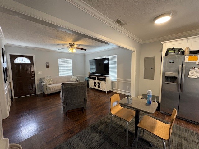 125 McGinness Avenue Carthage, TN 37030 - Photo 15 of 28 a living room with furniture flat screen tv and wooden floor