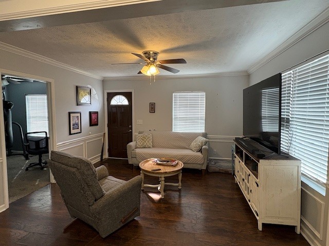 125 McGinness Avenue Carthage, TN 37030 - Photo 4 of 28 a living room with furniture and wooden floor