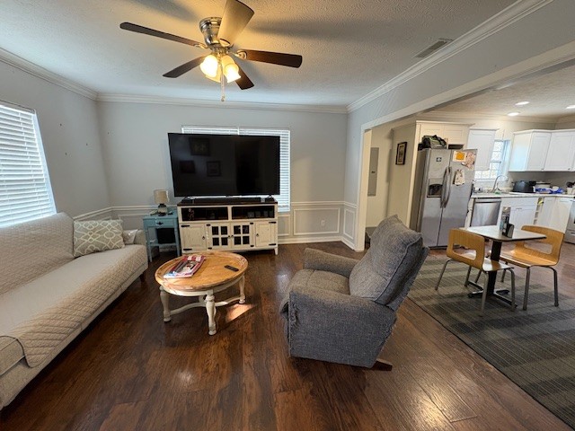 125 McGinness Avenue Carthage, TN 37030 - Photo 7 of 28 a living room with furniture and a flat screen tv