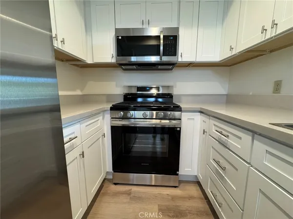 $2,995 | 700 West 3rd Street, Santa Ana, CA 92701