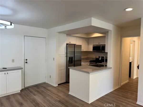 $2,995 | 700 West 3rd Street, Unit B107, Santa Ana, CA 92701