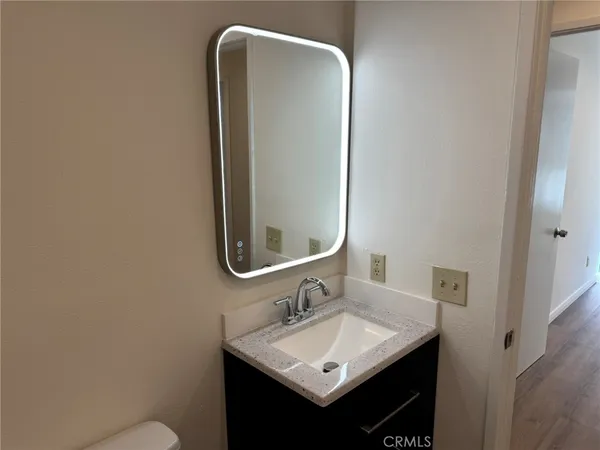 $2,995 | 700 West 3rd Street, Unit B107, Santa Ana, CA 92701