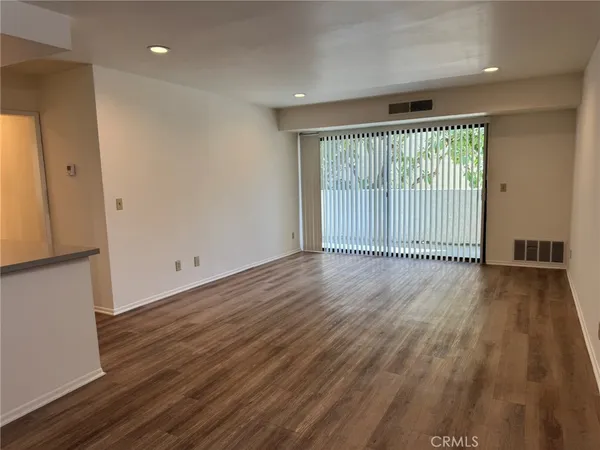 $2,995 | 700 West 3rd Street, Unit B107, Santa Ana, CA 92701