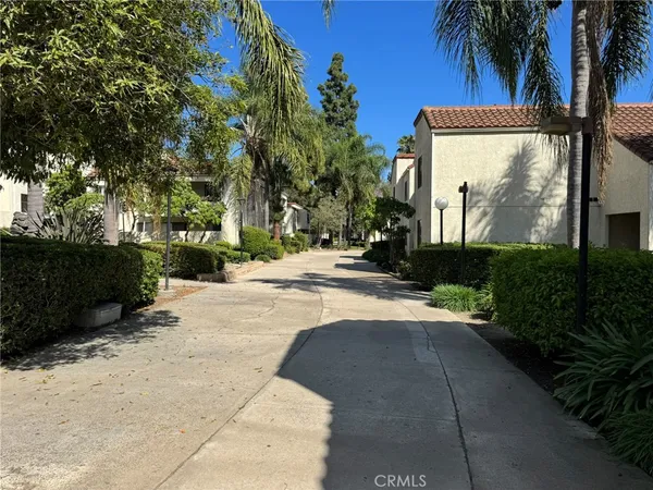 $2,995 | 700 West 3rd Street, Unit B107, Santa Ana, CA 92701