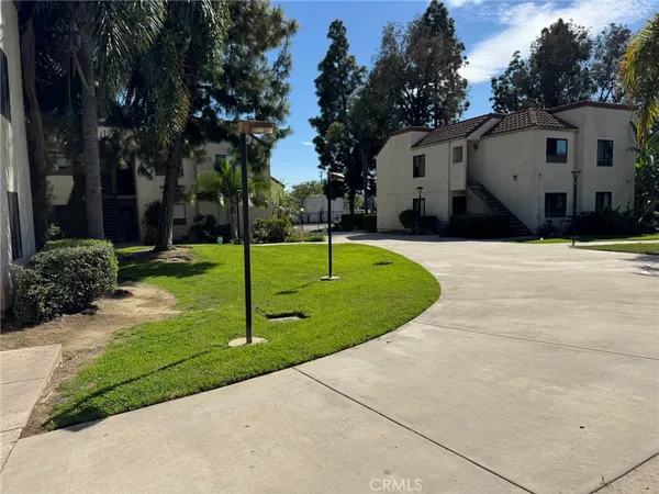 $2,995 | 700 West 3rd Street, Unit B107, Santa Ana, CA 92701