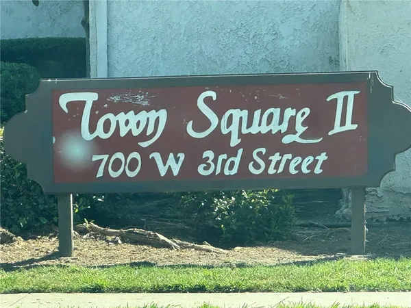 $2,995 | 700 West 3rd Street, Unit B107, Santa Ana, CA 92701