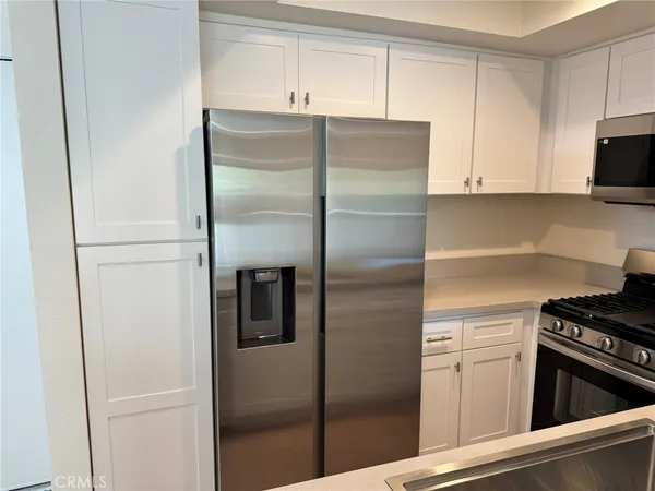 $2,995 | 700 West 3rd Street, Unit B107, Santa Ana, CA 92701