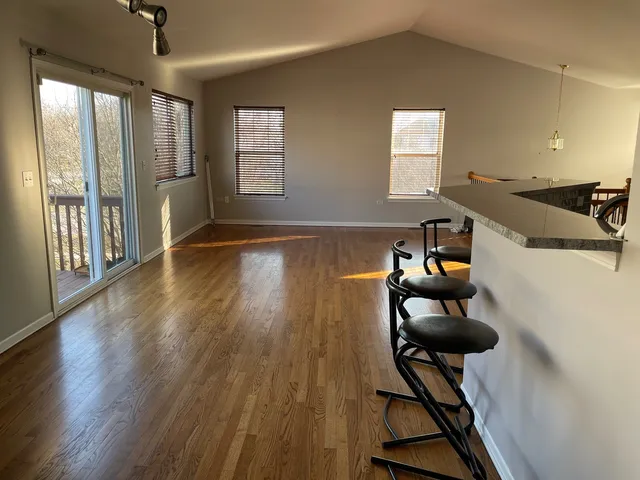 $3,200 | 3031 Saganashkee Lane, Naperville, IL 60564