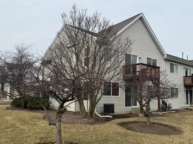 $3,200 | 3031 Saganashkee Lane, Naperville, IL 60564