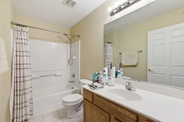 $3,000 | 3031 Saganashkee Lane, Naperville, IL 60564