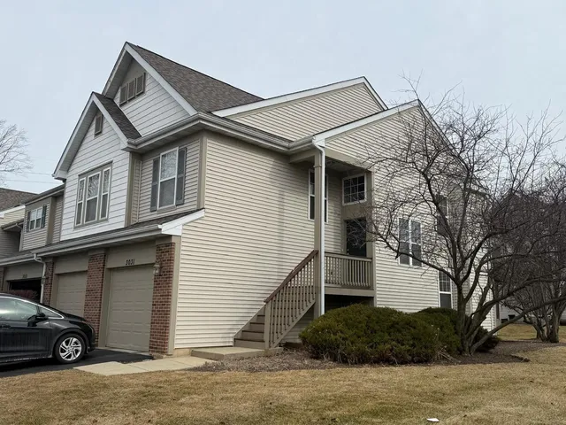 $3,200 | 3031 Saganashkee Lane, Naperville, IL 60564