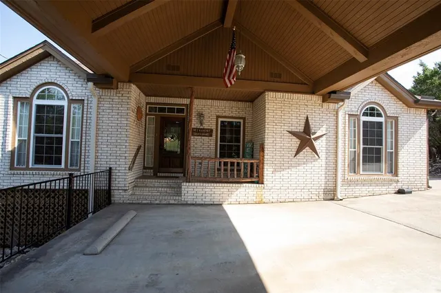 a house view with a outdoor space
