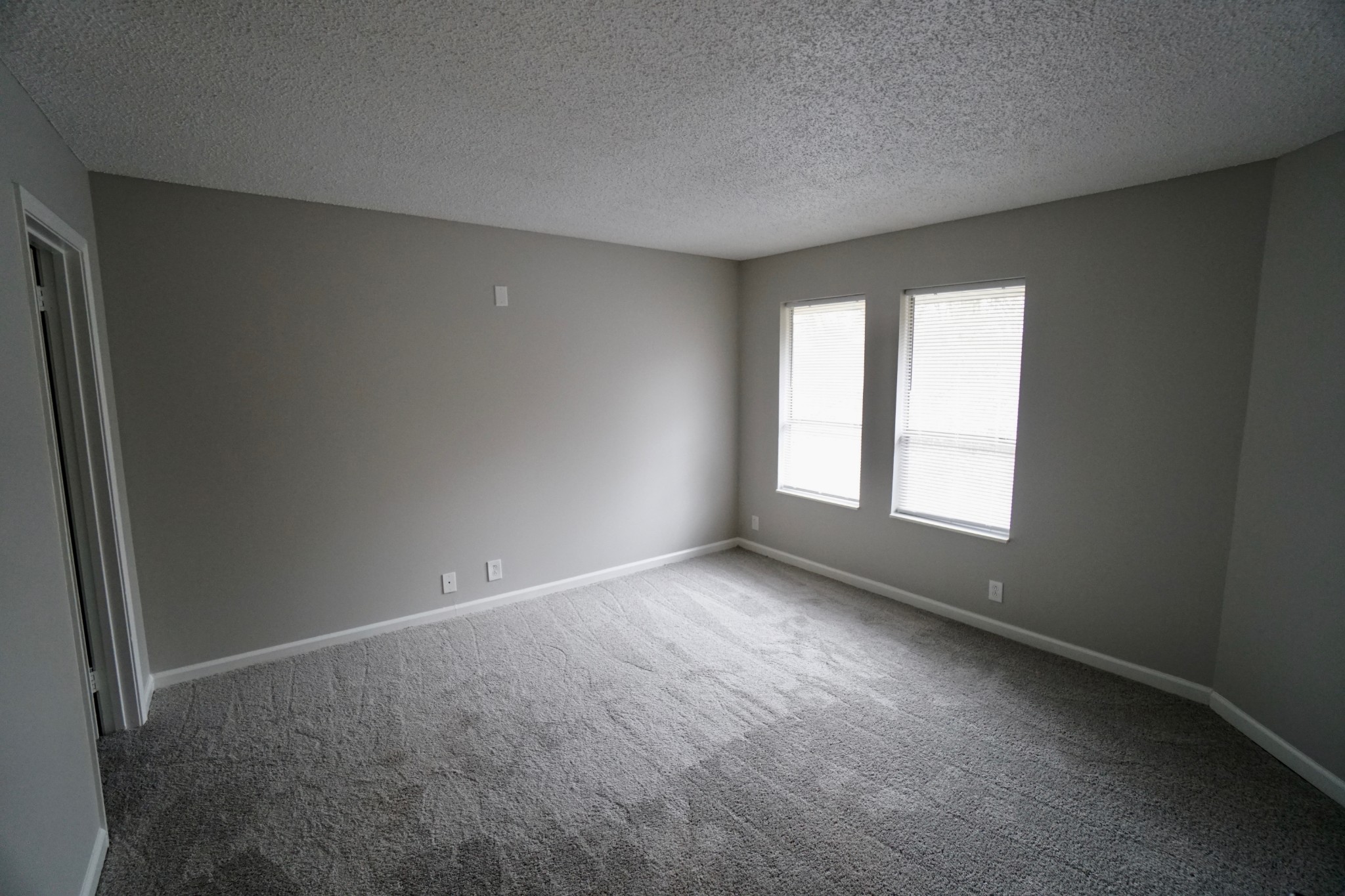 500 Paragon Mills Road, Unit B7 Nashville, TN 37211 - Photo 8 of 9 an empty room with windows
