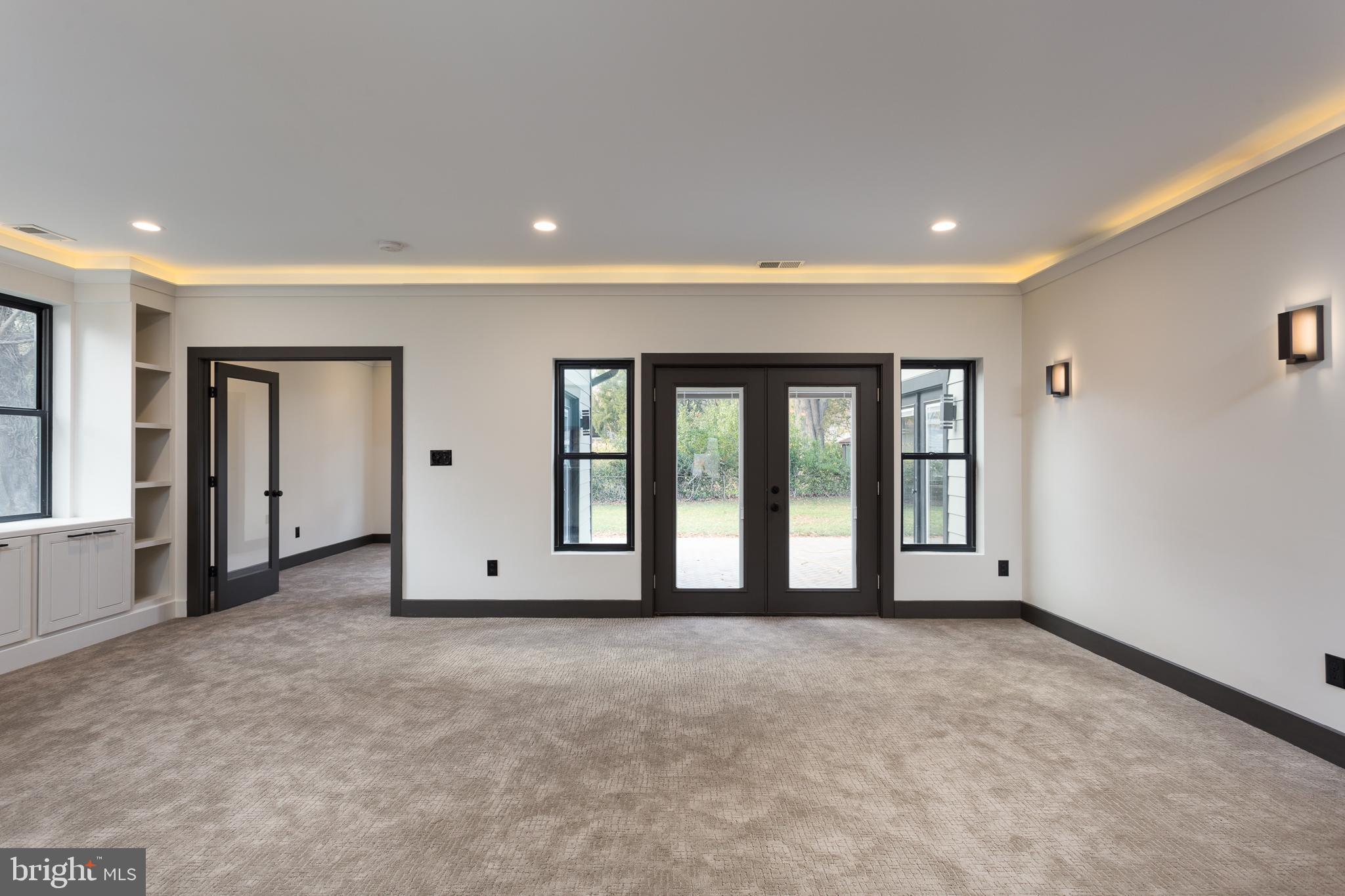 1610 Baltimore Road Alexandria, VA 22308 - Photo 28 of 45 Spacious room with elegant natural light.