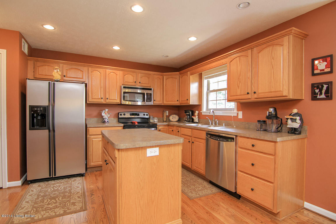 9602 Keeling Ridge Road Louisville, KY 40291 - Photo 16 of 48 Eat in Kitchen