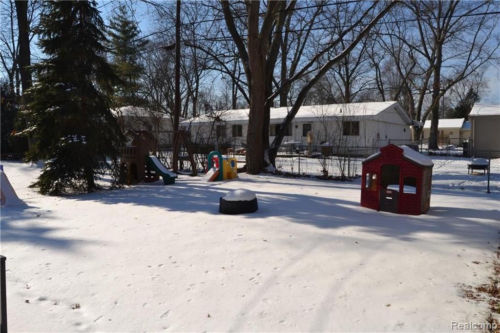 4430 Green Lake Road West Bloomfield, MI 48323 - Photo 20 of 21