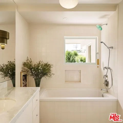 $2,495,000 | 2764 Outpost Drive, Los Angeles, CA 90068